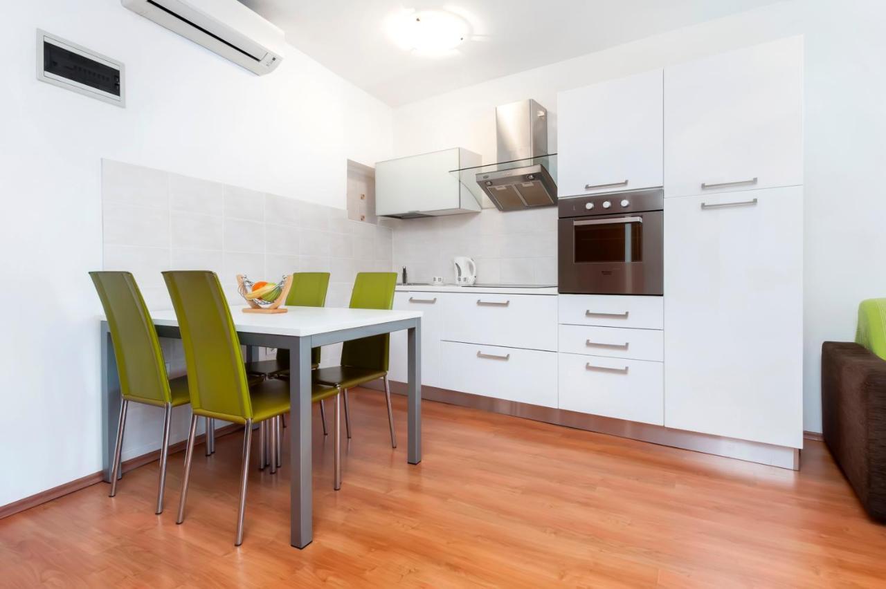 Sea View Apartment Rovinj Luaran gambar